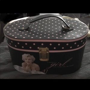EUC Marilyn Monroe Makeup Tote